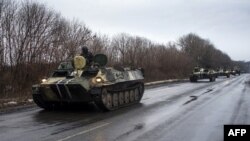 Колонна украинской военной техники в Дебальцево, 1 февраля 2015 года 